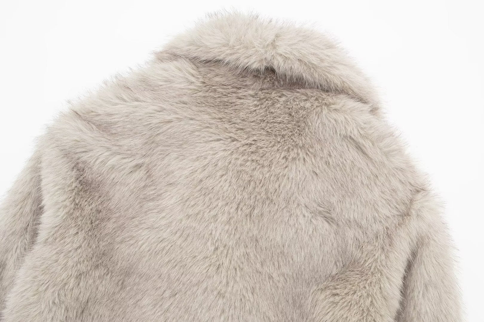 Lilyna - Coat faux fur - Inaya