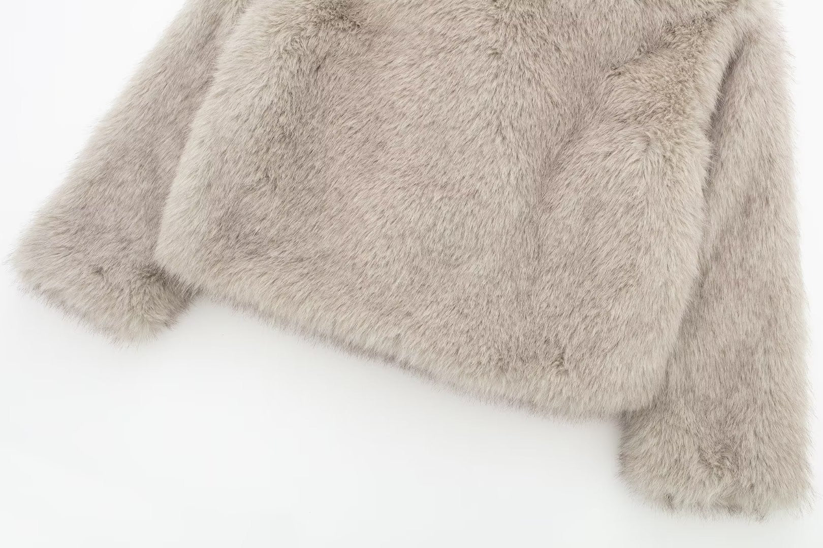 Lilyna - Coat faux fur - Inaya