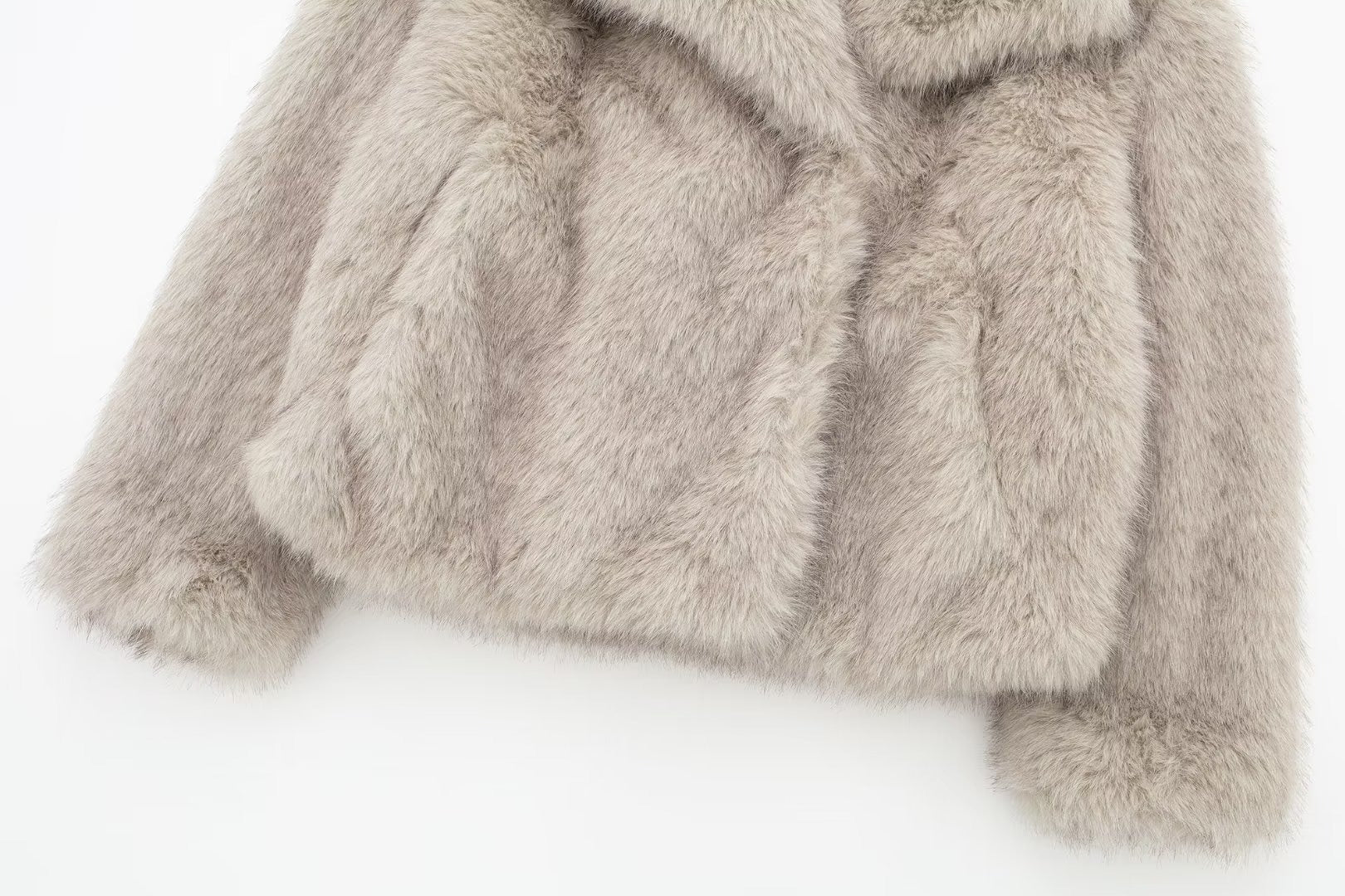 Lilyna - Coat faux fur - Inaya
