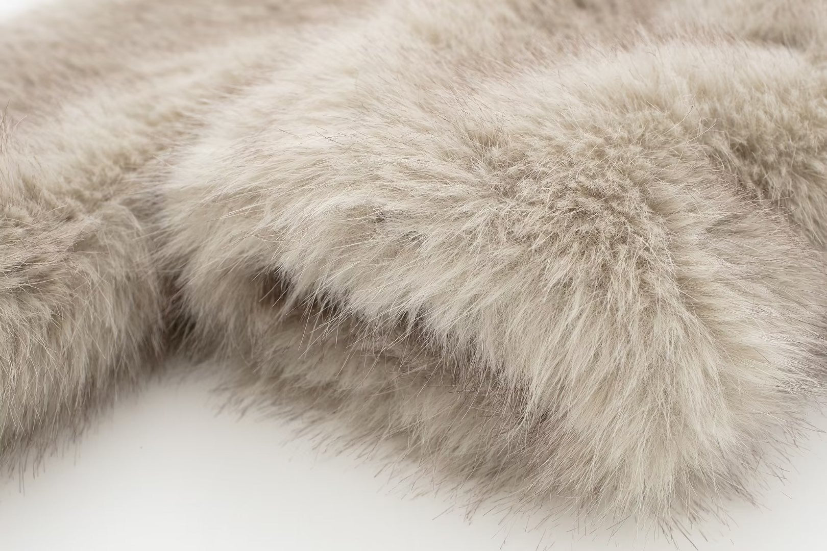 Lilyna - Coat faux fur - Inaya